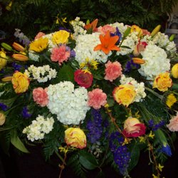 Com-Patt-Ibles Flowers and Gifts