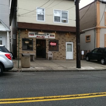Giovannis Deli - Delis Near Me - Secaucus, New Jersey