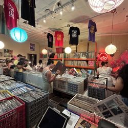Iris Records - Come dig at Iris!