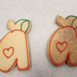 Grunderfully Delicious - The beginning of the "A" apples, outlined