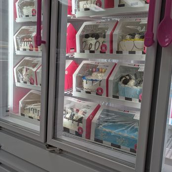 Baskin-Robbins - Ice cream cakes - Ice Cream & Frozen Yogurt Near Me - Long Beach, California Baskin-Robbins - Ice cream cakes - Ice Cream & Frozen Yogurt Near Me - Long Beach, California
