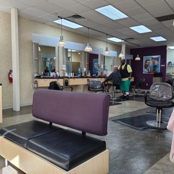 Supercuts - The inside of Supercuts. - Hair Salons Near Me - ROANOKE, Virginia