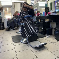 Andrik's Barbershop And Hair Salon - Patient and excellent work!