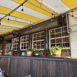 Island Fish - Dining room