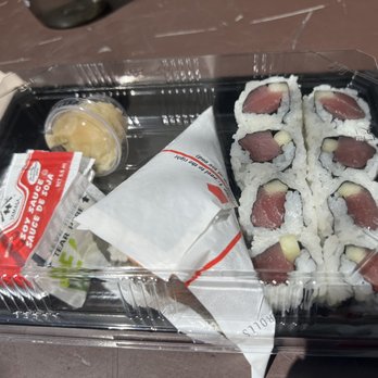 MakiMaki Sushi - Sushi lunch special - Sushi Bars Near Me - New York, New York