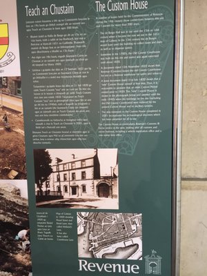 Hall of the Red Earl by null