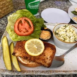 Gaffers - The Gaff (pro tip: order the mahi blackened)