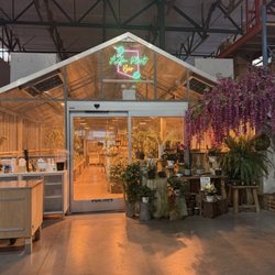 AZ Florist - The cutest little green house!