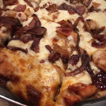 Giordano's - Pizza Near Me - Chicago, Illinois