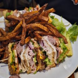 Kelly's Tavern - Club