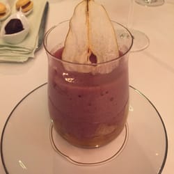 Hotel les Sources des Alpes - Dessert surprise! Morceaux de poires cuits avec spéculos et accompagnés d'une mousseline a l'humagne.