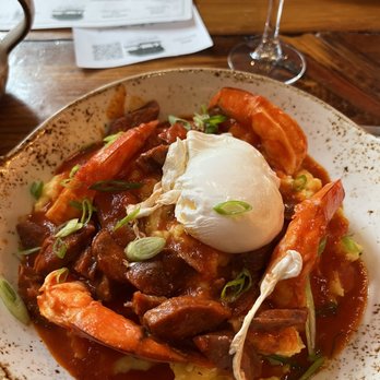 Green Pig Bistro - Shrimp and grits - New American Near Me - Arlington, Virginia