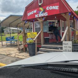 The Snow Cone King - Outside of the building