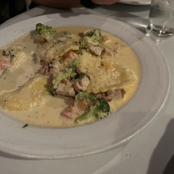 Trattoria Pina - Medaglione Di Vanessa - Italian Near Me - Tucson, Arizona