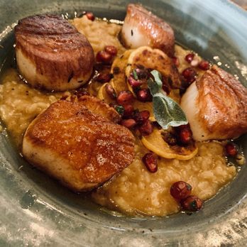 Tavern & Table - Excellent Diver Pan Seared Scallops - New American Near Me - Mt. Pleasant, South Carolina