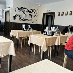 Noodles Home Edinburgh - Dining area