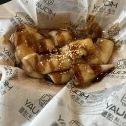 Cheung fun with sesame sauce