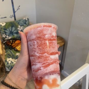 Little Sweet - Mochi Strawberry Tea Smoothie - Bubble Tea Near Me - Honolulu, Hawaii Little Sweet - Mochi Strawberry Tea Smoothie - Bubble Tea Near Me - Honolulu, Hawaii