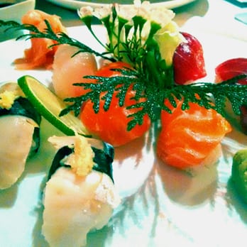 Kaede - Niguiris: salmón, ventresca de atún, lubina y caballa - Japanese Near Me - Seville, SE