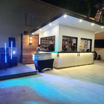 Hellyeah - Patio bar - Tacos Near Me - Belton, Texas