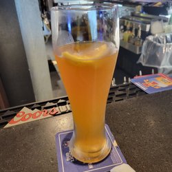 Clarinda Ice House - Blue moon beer