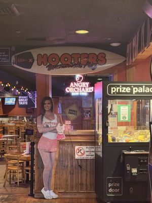 Hooters by null