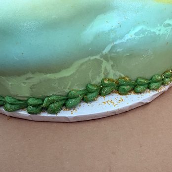 Chef Flemming's BakeShop - Even worse taking it out of the box - Bakeries Near Me - Henderson, Nevada