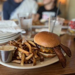 Burger with bacon and truffle fries, divine!!!!