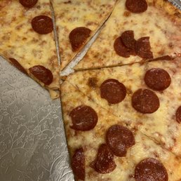 They gave me a cheese pizza that someone probably ordered and didn't pick up and slapped some pepperoni on it They gave me a cheese pizza that someone probably ordered and didn't pick up and slapped some pepperoni on it