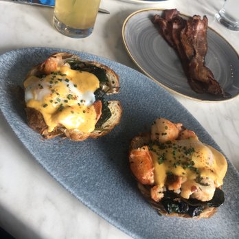 La Vie - Lobster Benedict - Cocktail Bars Near Me - Washington, DC, District of Columbia