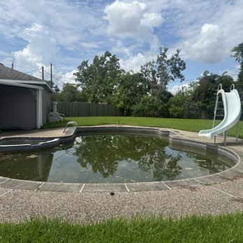 Sell To JR - Just one of the many green pools in Houston TX we have bought and turned into a back yard oasis! - Real Estate Services Near Me - Houston, Texas Sell To JR - Just one of the many green pools in Houston TX we have bought and turned into a back yard oasis! - Real Estate Services Near Me - Houston, Texas