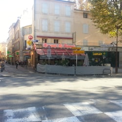 Le Thermal - Streetfront view of the restaurant.