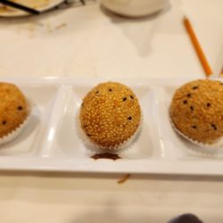 Sun Sui Wah Seafood Restaurant - Sesame balls