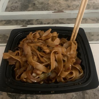 Thai Basil Denver - Drunken Noodles Dinner - Thai Near Me - Denver, Colorado