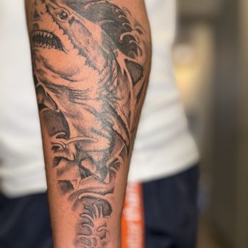 The Vito Experience - Shark - Tattoo Near Me - Orlando, Florida