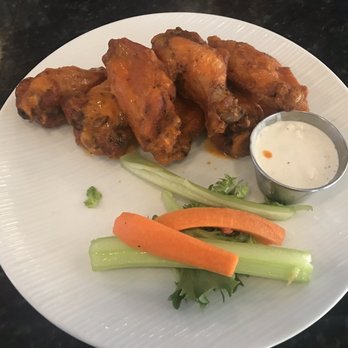 The Greenside Grille Restaurant - Wings Wings - New American Near Me - Hingham, Massachusetts