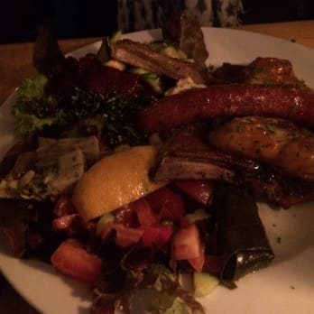 Café Jacques - Oriental platter - French Near Me - Berlin, BE