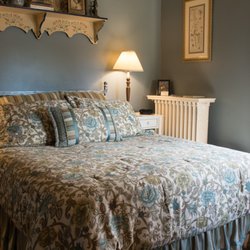The Old Rectory - Room #3 queen ensuite with private deck