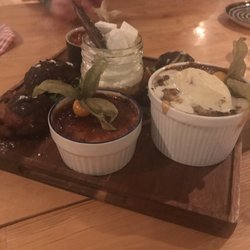 Les Têtes de Cochon - Desert tray.