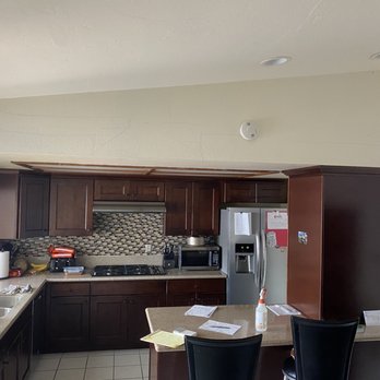 Handy Home Improvement - Old kitchen - General Contractors Near Me - Huntington Beach, California