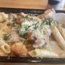 Venice Italian Kitchen - Chicken Alfredo Pasta Chicken Broccoli Alfredo With Chicken