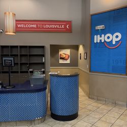 IHOP - Host Stand vacated for 30 minutes