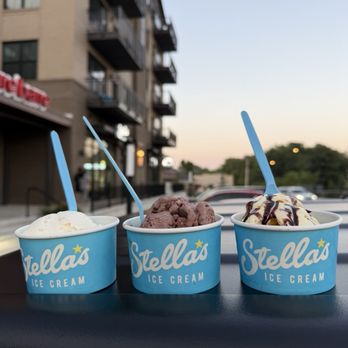 Stella's Ice Cream Westfield - Salted caramel, chocolate peanut butter, cake batter with chocolate sauce - Ice Cream & Frozen Yogurt Near Me - Westfield, Indiana Stella's Ice Cream Westfield - Salted caramel, chocolate peanut butter, cake batter with chocolate sauce - Ice Cream & Frozen Yogurt Near Me - Westfield, Indiana