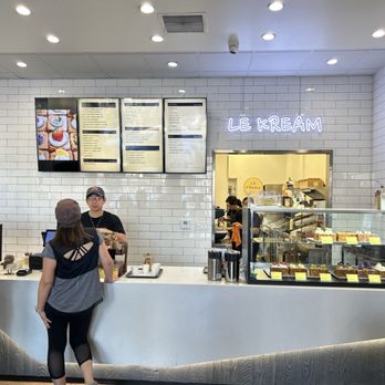 Le Kream - Inside - Desserts Near Me - Rowland Heights, California