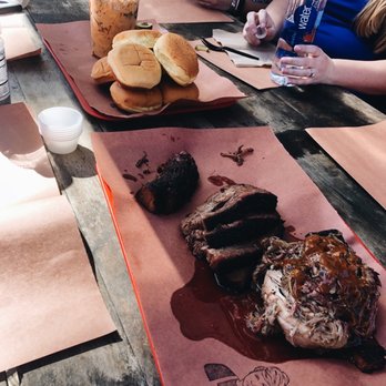la Barbecue - Pulled pork. Brisket and buns - Barbeque Near Me - Austin, Texas la Barbecue - Pulled pork. Brisket and buns - Barbeque Near Me - Austin, Texas