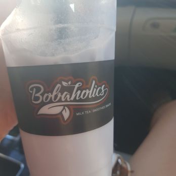 Bobaholics - Taro milk tea: but I saw how they made it... the base is water - Bubble Tea Near Me - San Jose, California