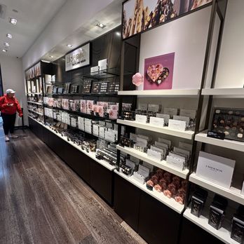 Läderach chocolatier suisse - Shopping for chocolates - Chocolatiers & Shops Near Me - Cerritos, California