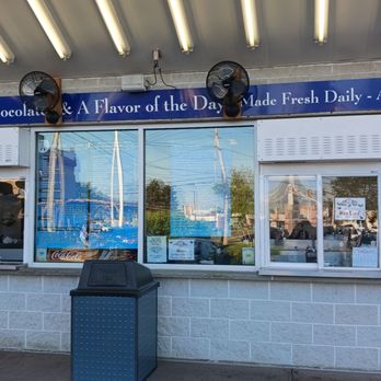 Greg's Frozen Custard - Ice Cream & Frozen Yogurt Near Me - Mundelein, Illinois Greg's Frozen Custard - Ice Cream & Frozen Yogurt Near Me - Mundelein, Illinois