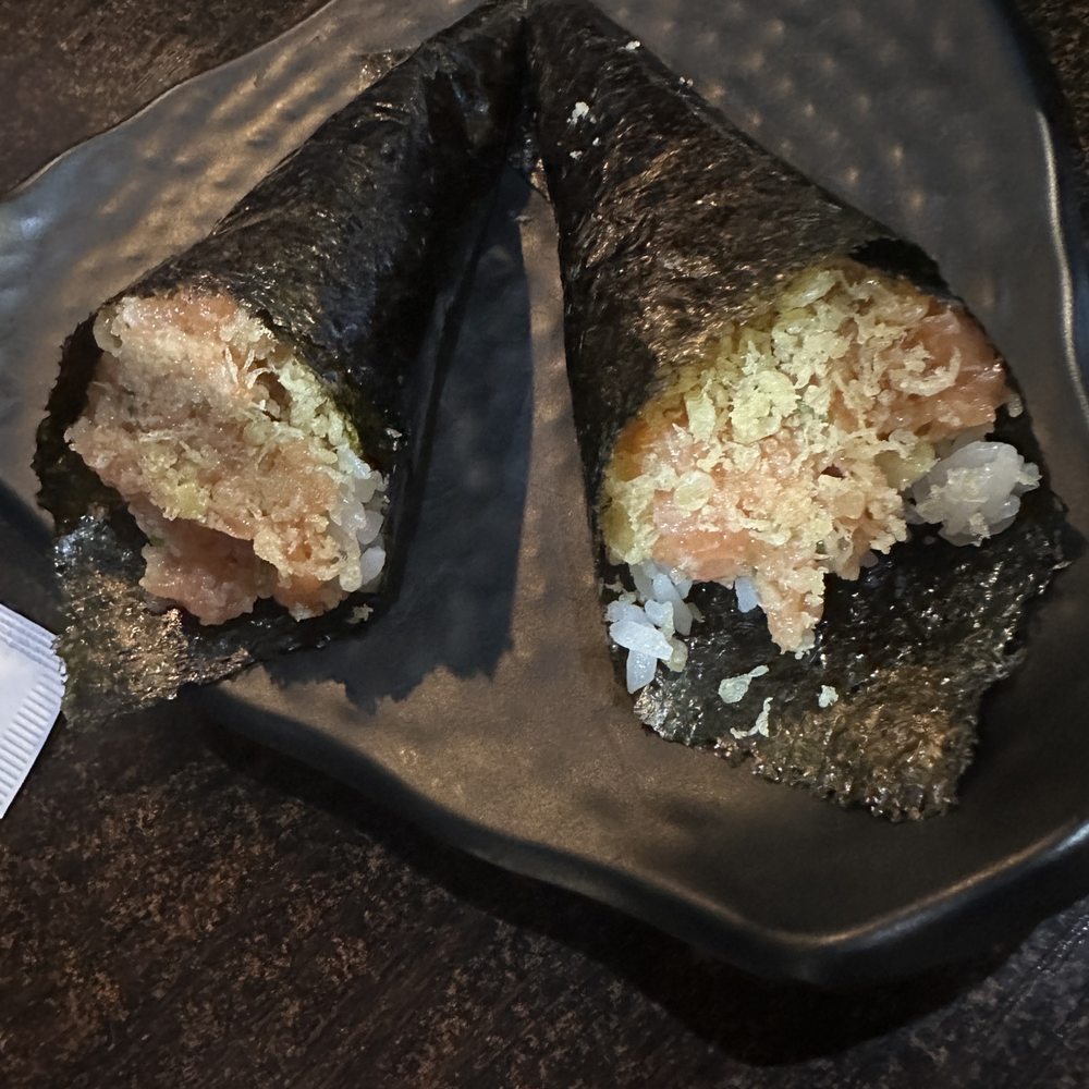 Salmon crunch hand rolls Salmon crunch hand rolls