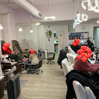 COCO NAIL SALON - Beautiful Decor - Nail Salons Near Me - Oak Park, Illinois